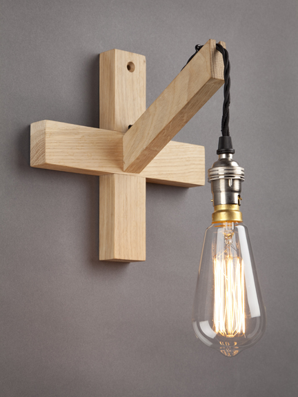 Oak bulb wall light