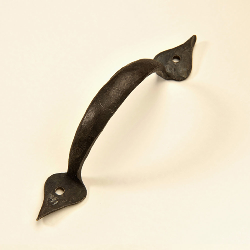 Iron Pointy 'D' Handle - Small