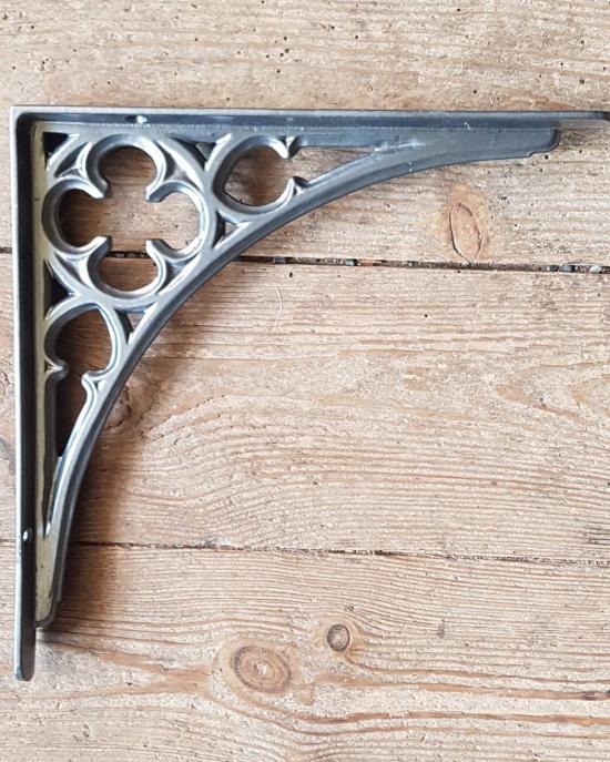 Gothic Shelf Bracket - Cast Iron - Pewter Finish