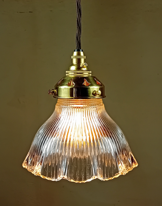 Frilly Prismatic Bell Pendant