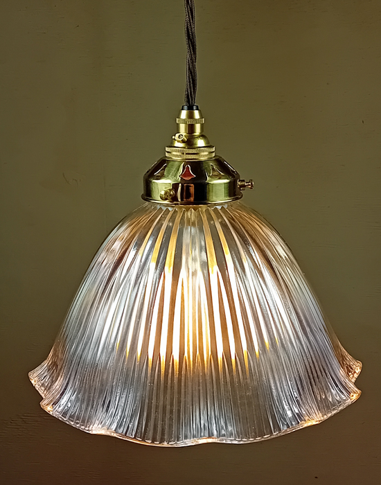 Large Frilly Prismatic Pendant