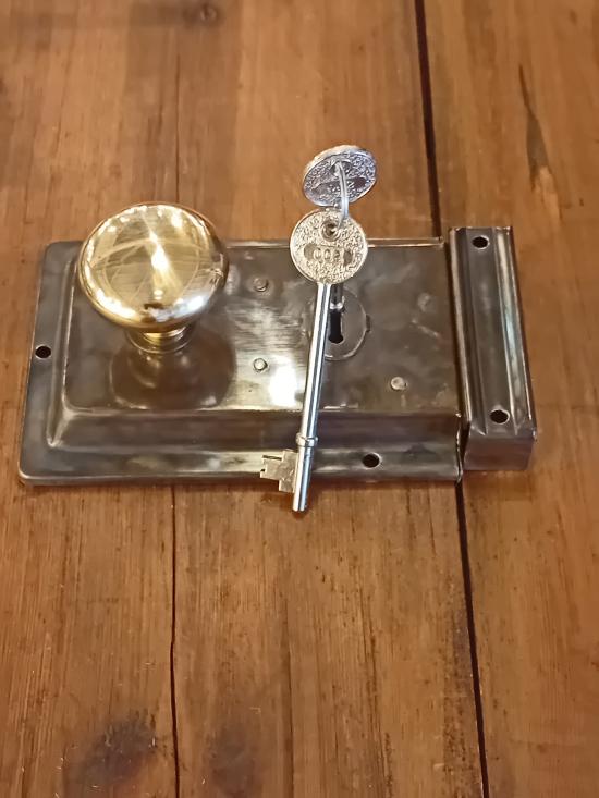 Rim Lock Complete With Brass Knobs